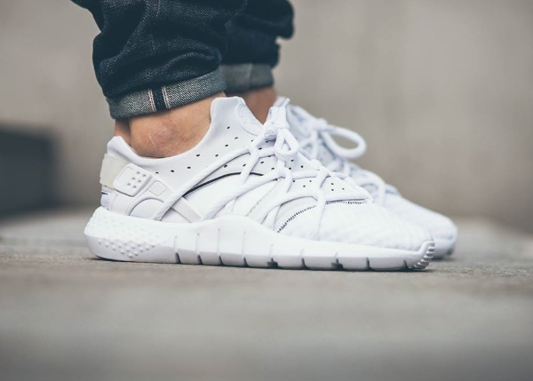 nike huarache nm white