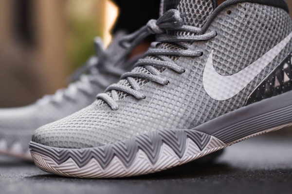 Nike Kyrie 1 Wolf Grey Pure Platinum (gris)