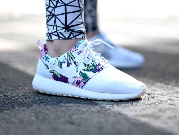 Nike Roshe One Print Floral Bold Berry