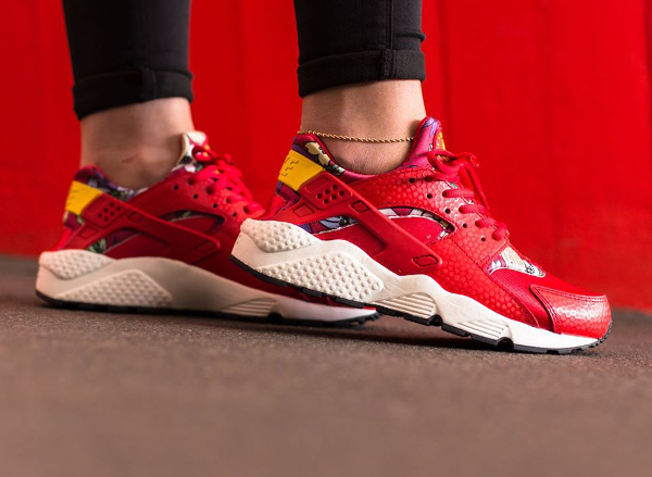 nike huarache red floral