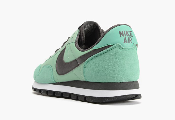 Detectar Periodo perioperatorio Implacable Où acheter la Nike Air Pegasus 83 Enamel Green ?