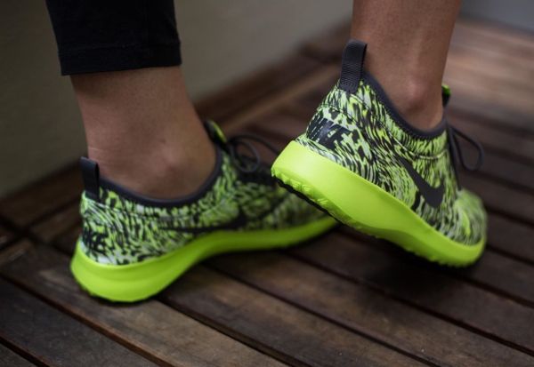 Nike Juvenate Print Black Volt (2)