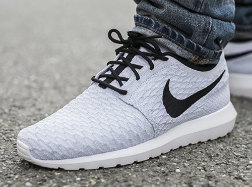 nike roshe grey and white