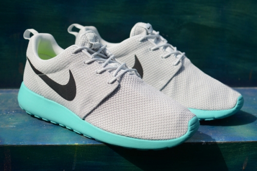 nike roshe run calypso