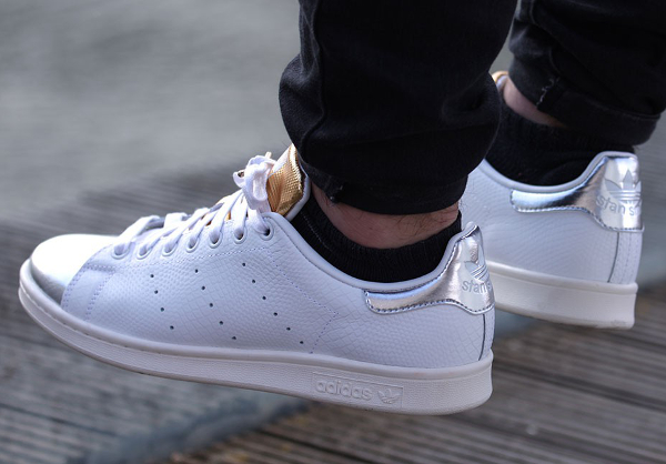 stan smith gris metallic