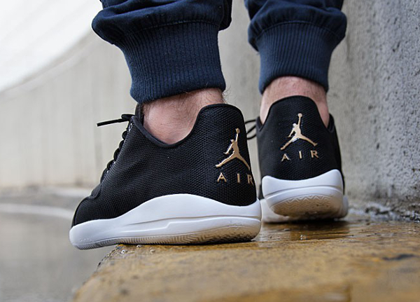 jordan eclipse noir blanc