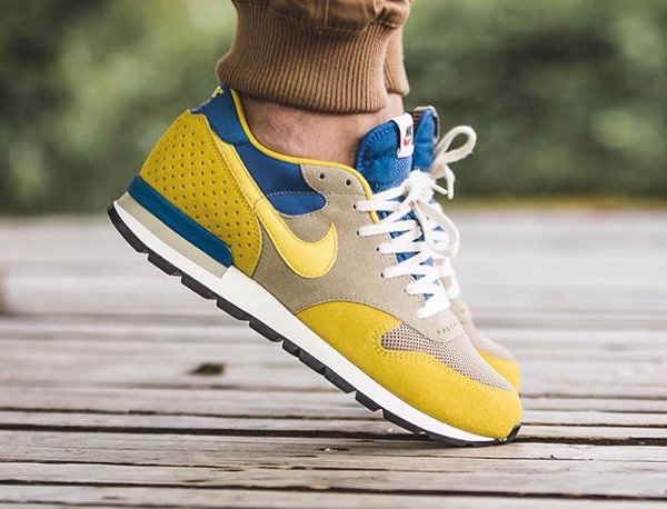 Nike Air Epic Quickstrike Bamboo Sulfur (2)