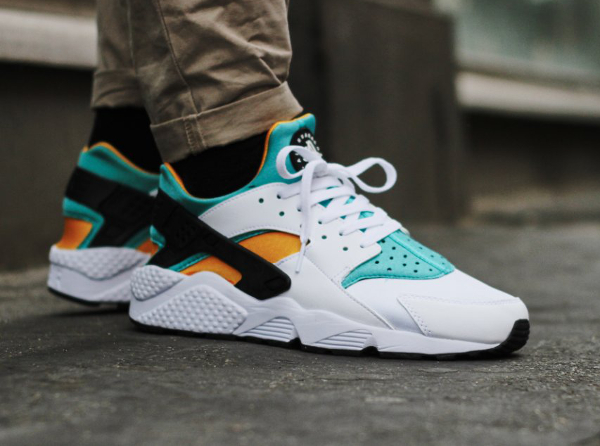 air huarache white turquoise gold