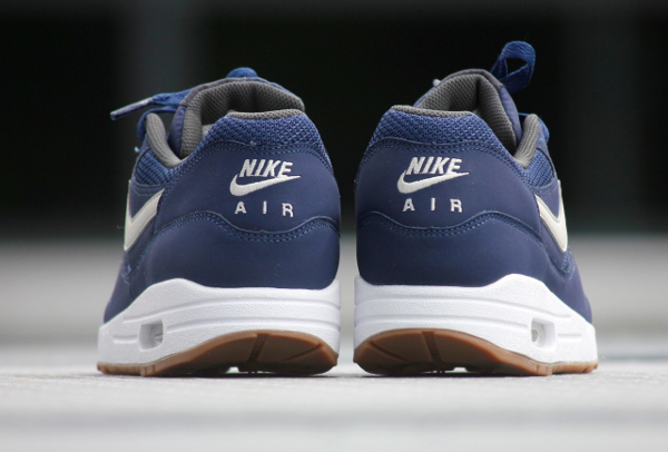 nike air max 1 essential midnight navy light bone