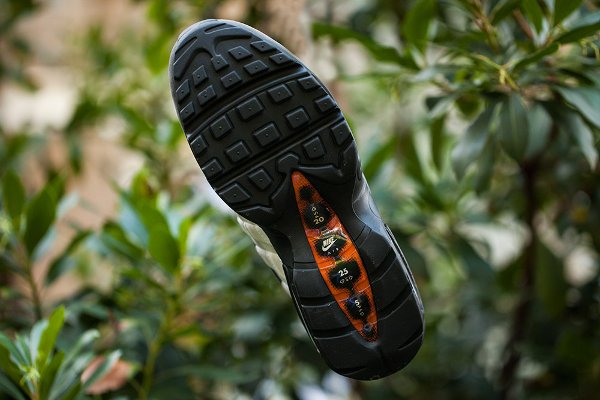 Nike Air Max 95 OG Black Volt-Safety Orange QS (5)