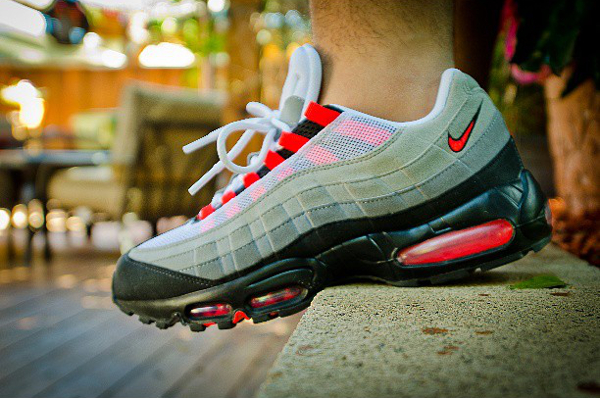 air max 95 red on feet