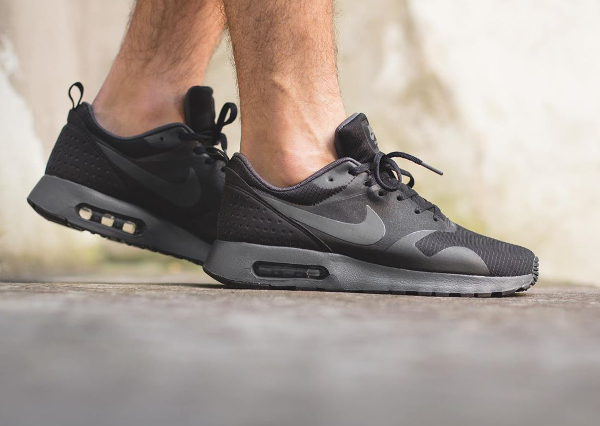 Air max tavas clearance black anthracite