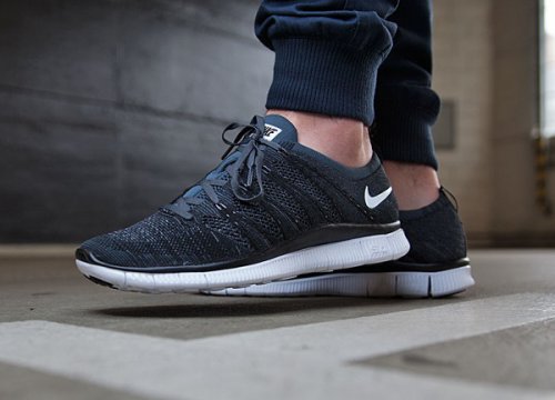 nike flyknit free noir