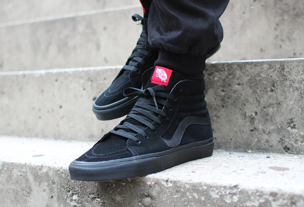 vans sk8 hi black on black