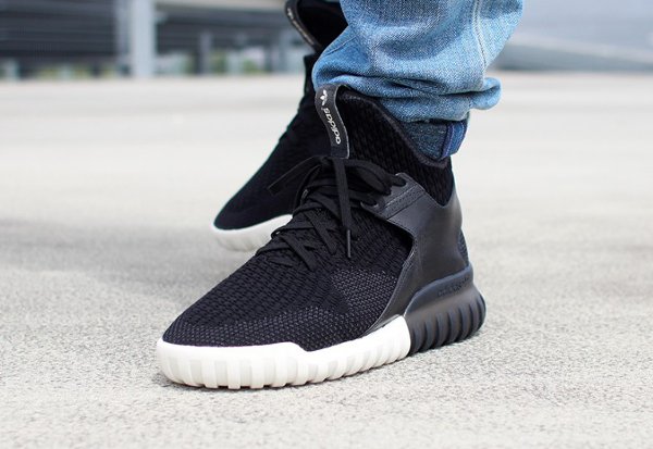 Adidas Tubular X Knit Core Black aux pieds (1)
