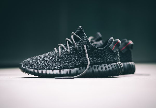 Adidas Yeezy Boost 350 Black par Kanye West (1)