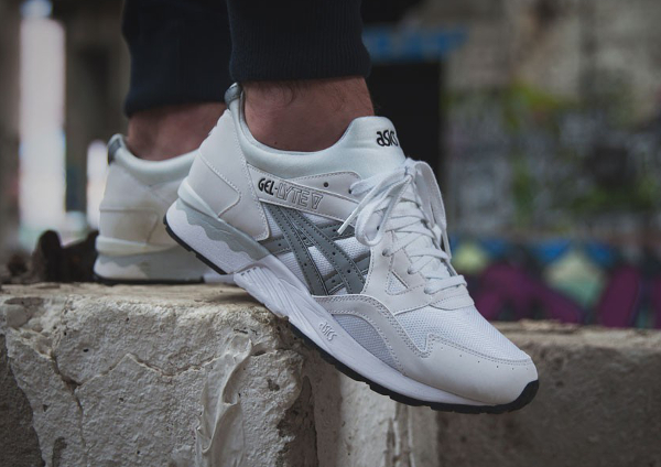 Asics gel lyte v white clearance light grey