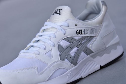 asics gel lyte v white sky