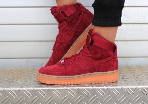 Nike Air Force 1 High Suede Team Red Gum (1)