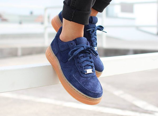 Nike Air Force 1 Low Suede Navy Gum (1)