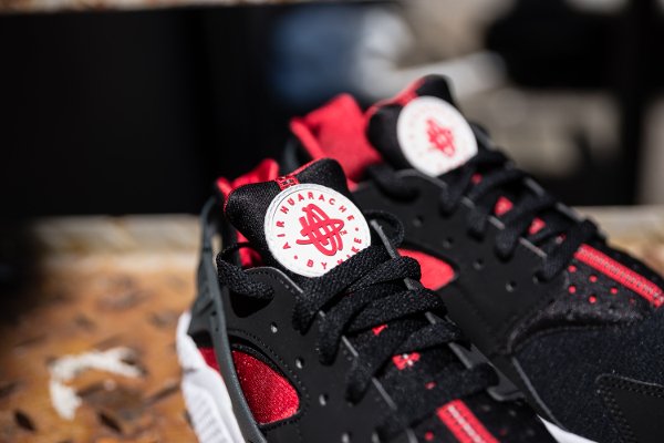 Nike Air Huarache Black University Red  (2)