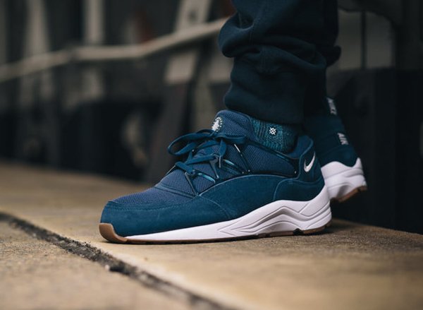 Nike Air Huarache Light Navy Gum (1)