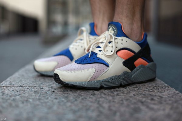 Nike Air Huarache Mowabb Cream Sport Royal - Haroun Tazieff (2007)