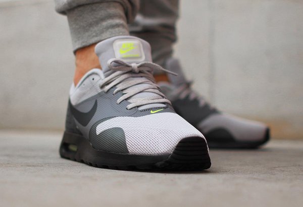 Nike Air Max Tavas Neon (1)