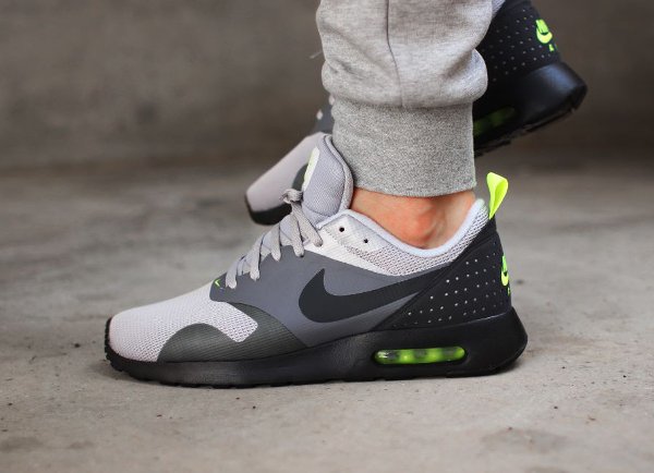 Nike Air Max Tavas Neon (2)