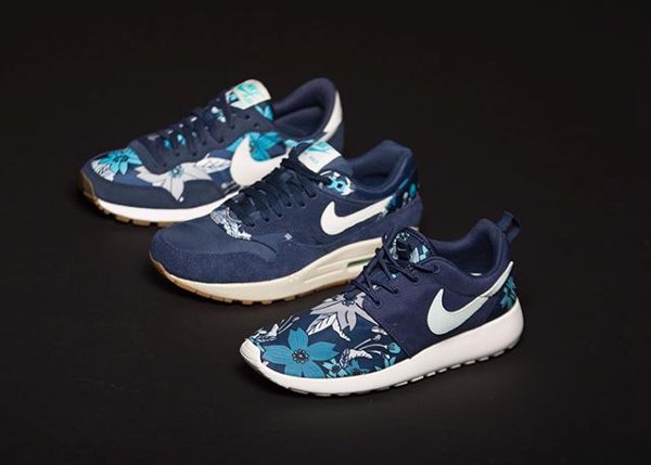 Nike Aloha Floral Midnight Navy