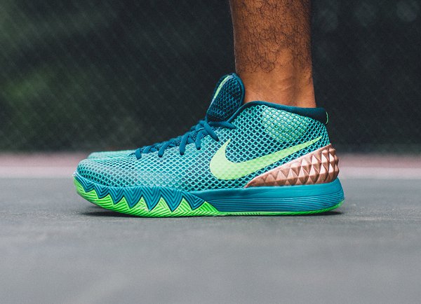 Nike Kyrie 1 Australia aux pieds (1)