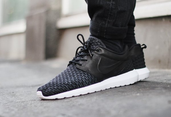 Nike Roshe One Flyknit Premium Black Dark Grey  (3)