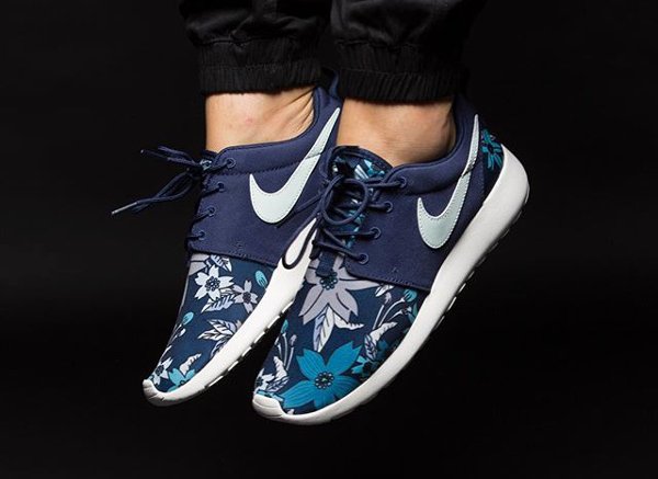 Nike Roshe Run Aloha Floral Midnight Navy (2)