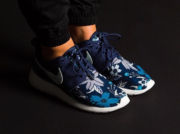 Nike Roshe Run Aloha Floral Midnight Navy
