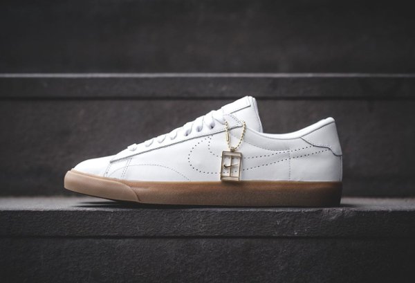 Nike tennis hotsell classic ac sp