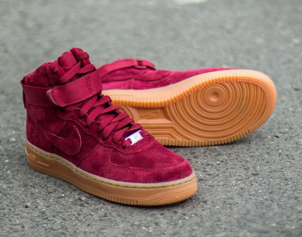 Nike Wmns Air Force 1 High Suede Team Red  (1)