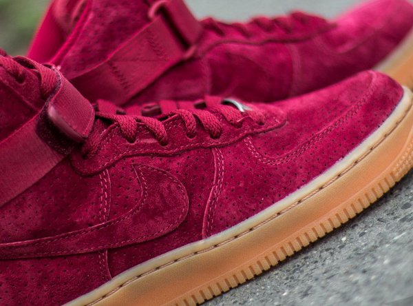Nike Wmns Air Force 1 High Suede Team Red  (4)