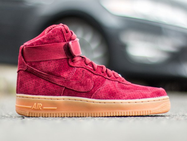 Nike Wmns Air Force 1 High Suede Team Red  (7)