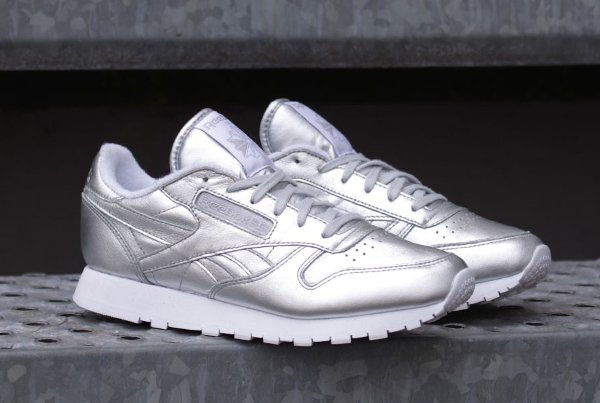 reebok grise argenté