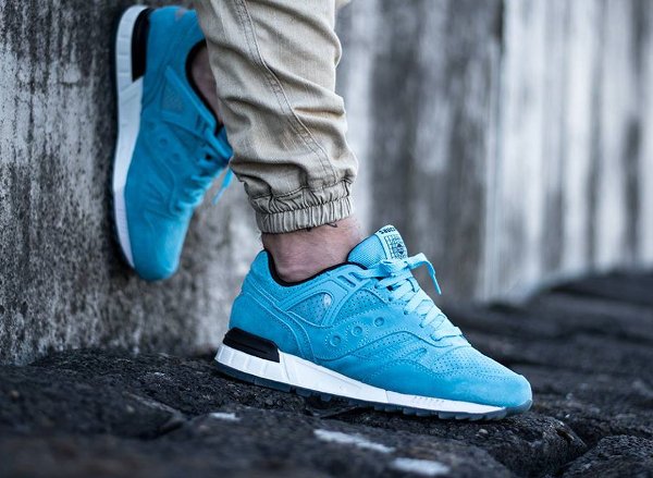 Saucony Grid SD Light Blue aux pieds (2)