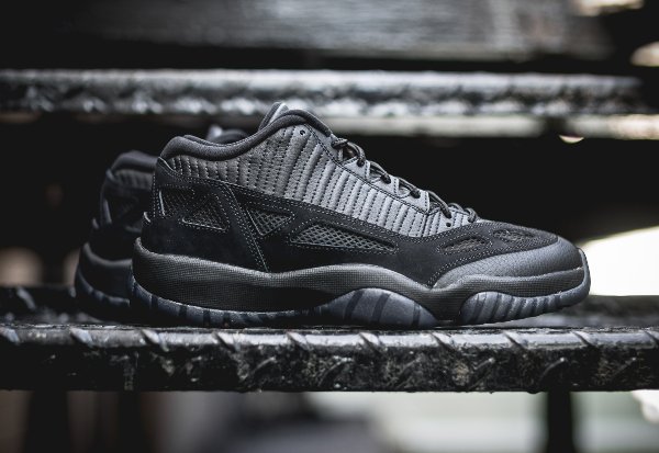 Air Jordan 11 Low IE noire (3)