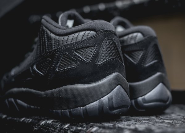 Air Jordan 11 Low IE noire (4)