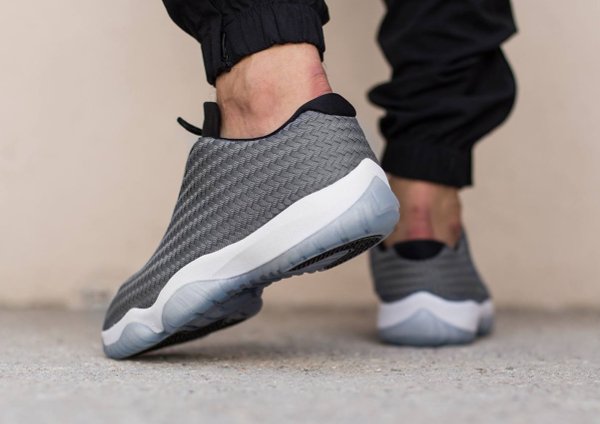 Air Jordan Future Low gris (2)