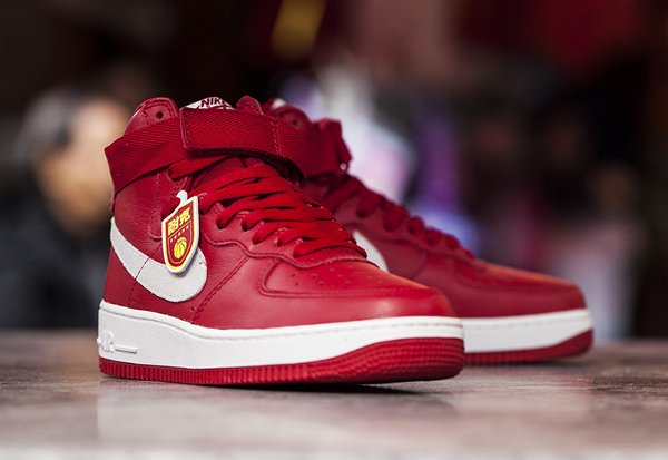 Nike Air Force 1 High Retro QS rouge (2)