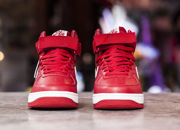 Nike Air Force 1 High Retro QS rouge (5)