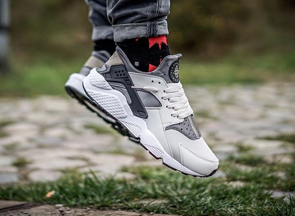 Nike Air Huarache Light Ash Grey pas cher (1)