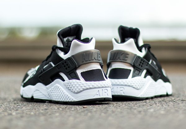 nike huarache blanc noir