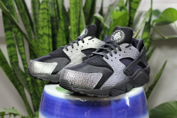 Nike Air Huarache imprimé reptile gris (2)