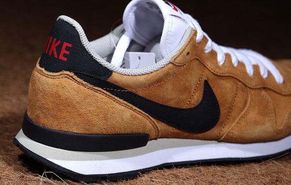 nike internationalist femme camel