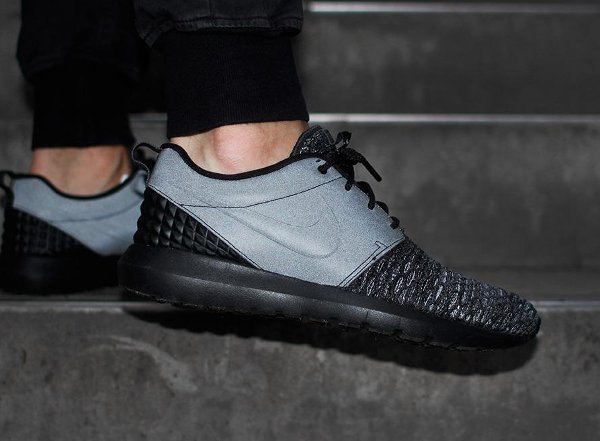 Nike Roshe Run Flyknit PRM Oreo Toe  (1)